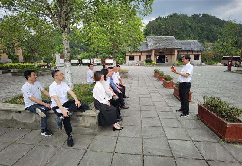 “瞻望十四五 勠力再启航”必发集团建设党支部发展红色星期五主题党日活动 (2)_800-550 “瞻望十四五 勠力再启航”必发集团建设党支部发展红色星期五主题党日活动 (2)_800-550